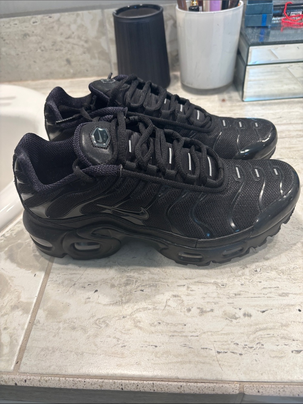 Men's Black Athletic Sneakers - All-Black Performance Trainers